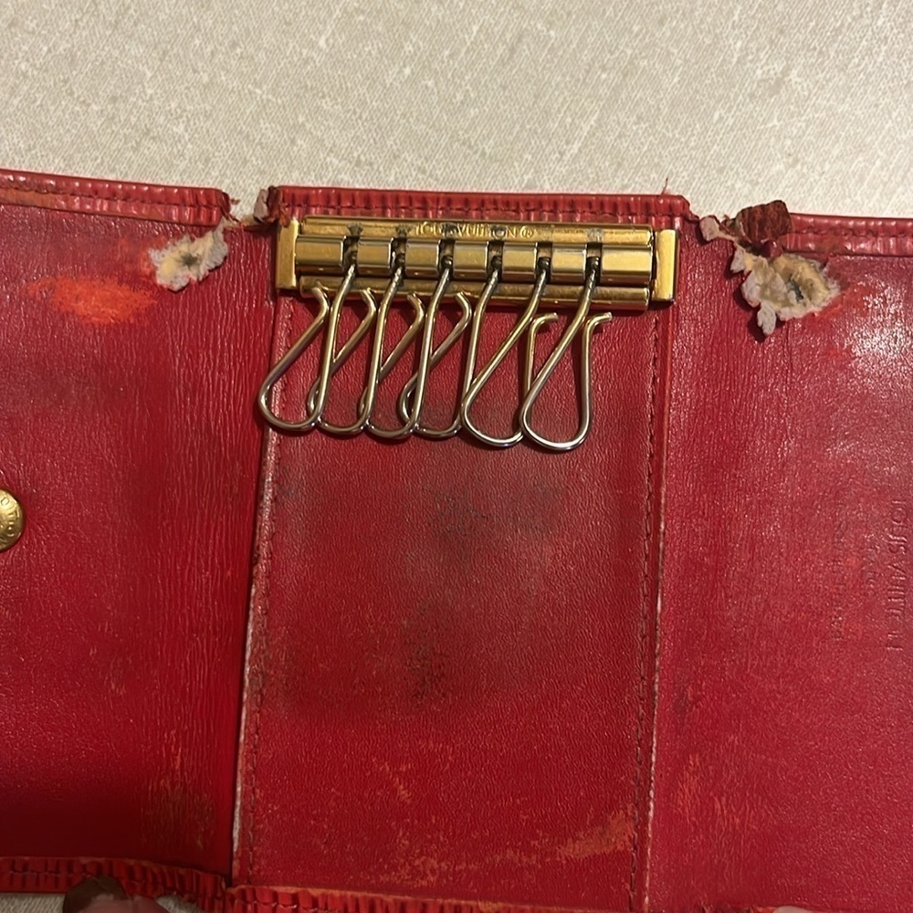 Vintage LV EPI KEY HOLDER NEEDS REPAIR - Picture 3 of 4